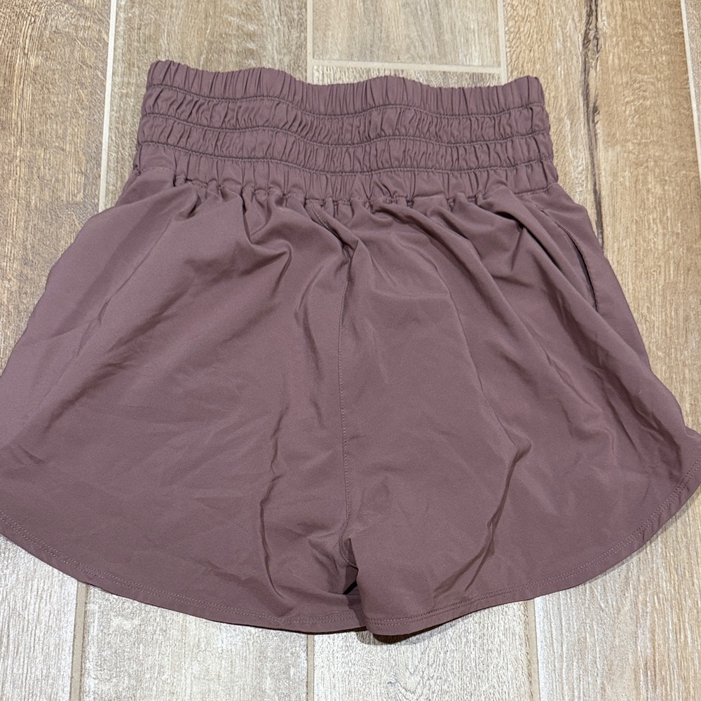 Nike Women’s One Dri-Fit Ultra High-Waisted 3” Brief lined shorts - Picture 2 of 6